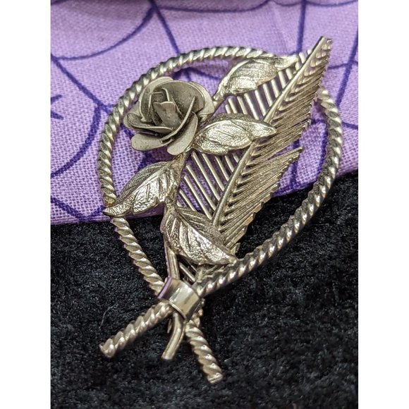 Bond Boyd Sterling Silver Brooch Pin Rose with Leaves, Feather in Rope Loop - Picture 1 of 5